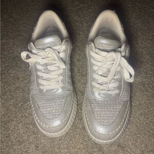 Universal Thread Silver and White Casual Sneakers